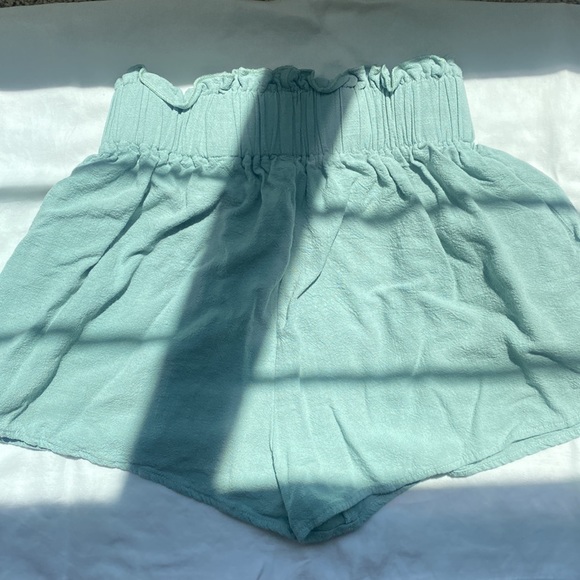 High wasted teal cute shorts!! - Picture 2 of 3